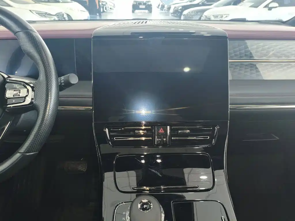 GAC Motor Trumpchi M8 — фото 10