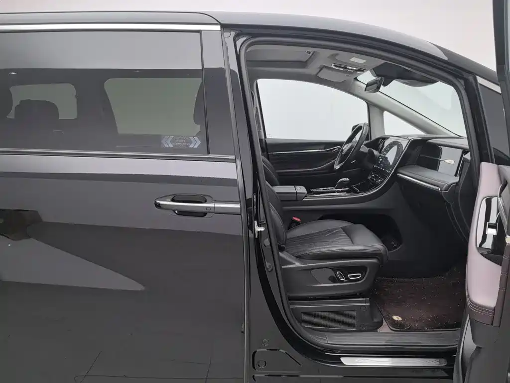GAC Motor Trumpchi M8 — фото 23