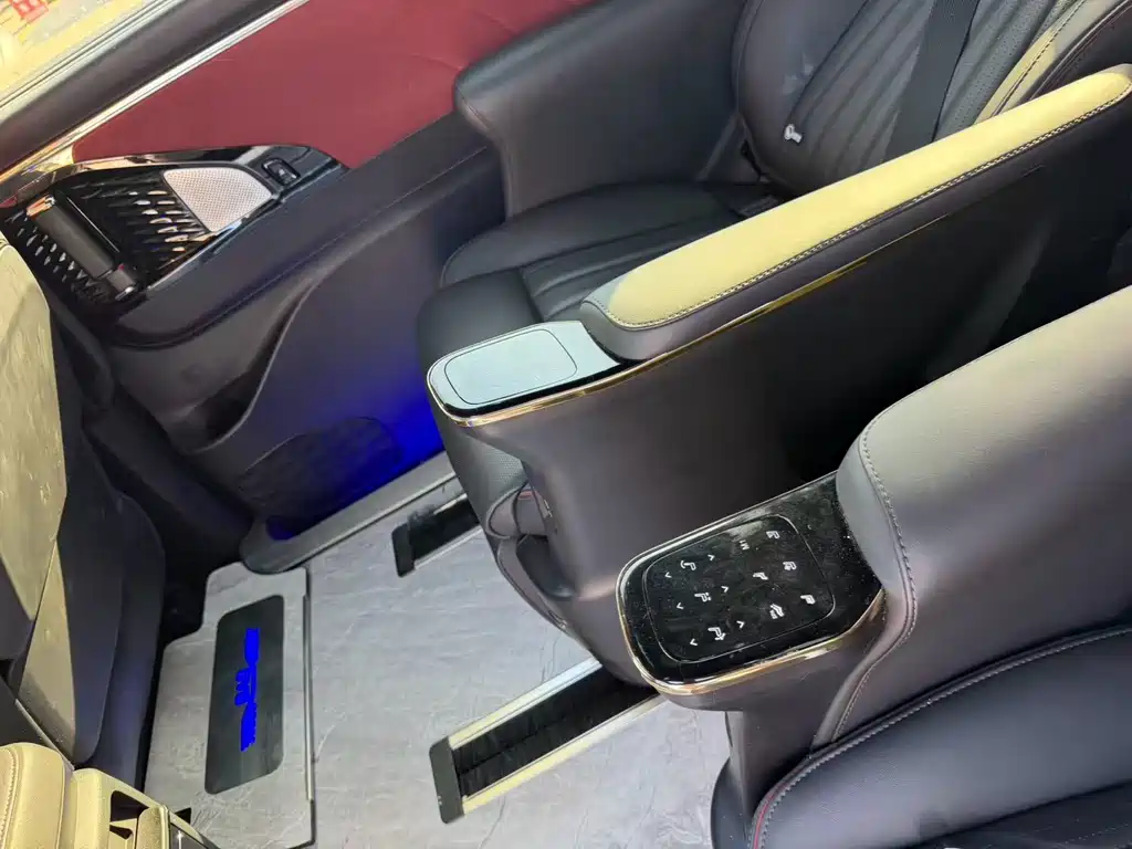 GAC Motor Trumpchi M8 — фото 7