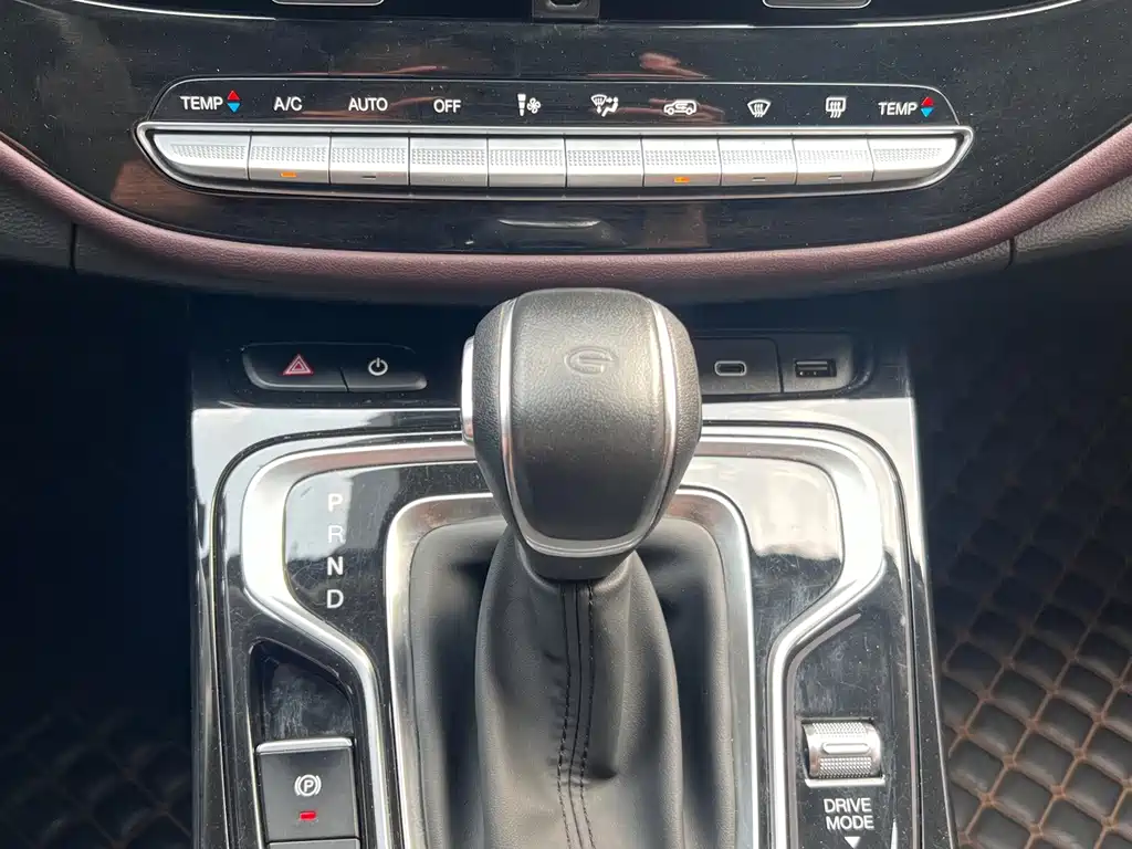 GAC Motor Trumpchi M6 — фото 13