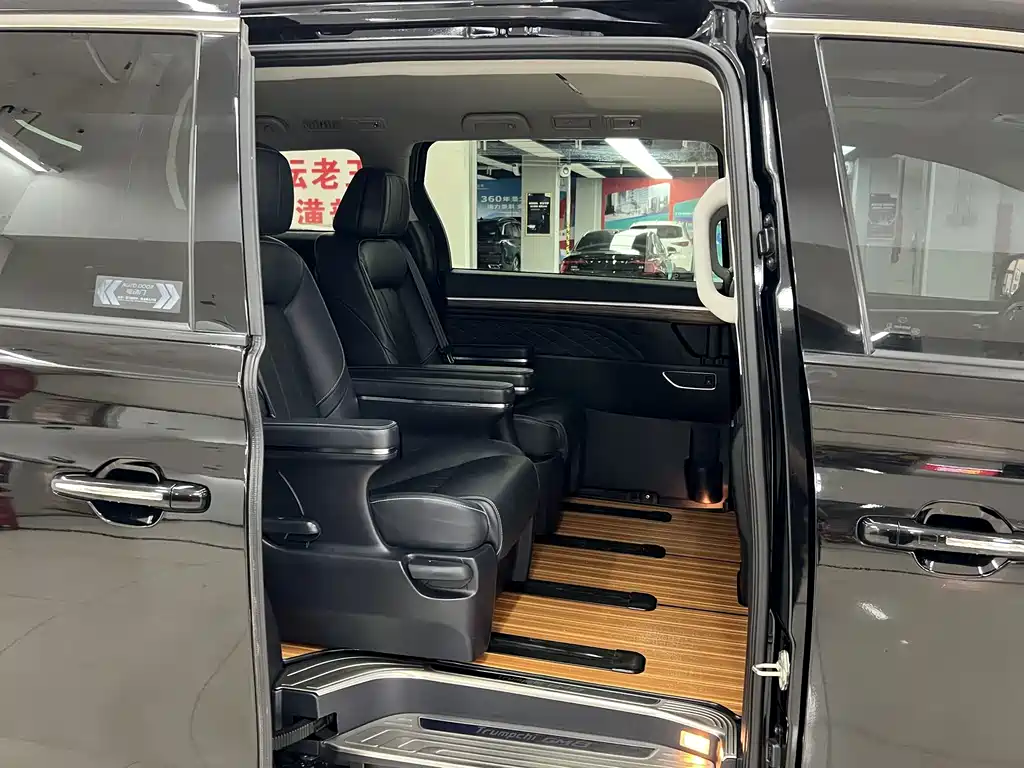 GAC Motor Trumpchi M8 — фото 15