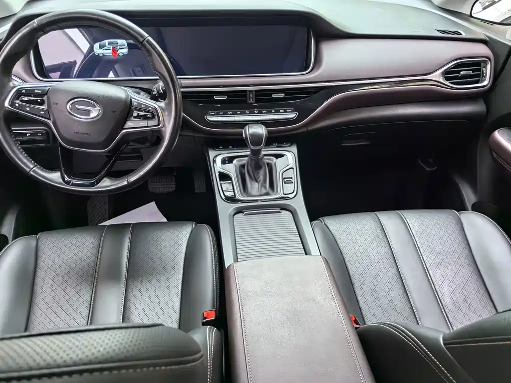 GAC Motor Trumpchi M6 — фото 10