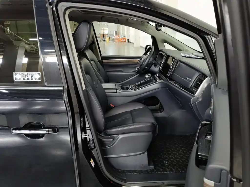 GAC Motor Trumpchi M8 — фото 23