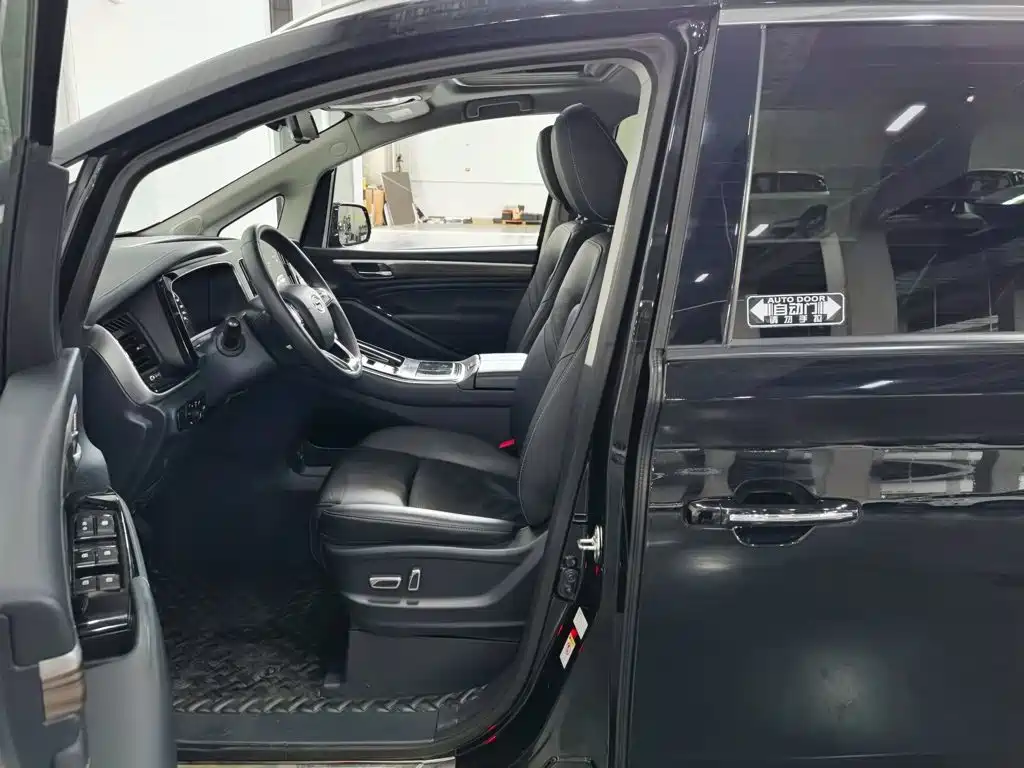 GAC Motor Trumpchi M8 — фото 10