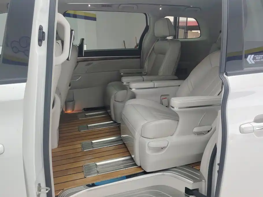 GAC Motor Trumpchi M8 — фото 11