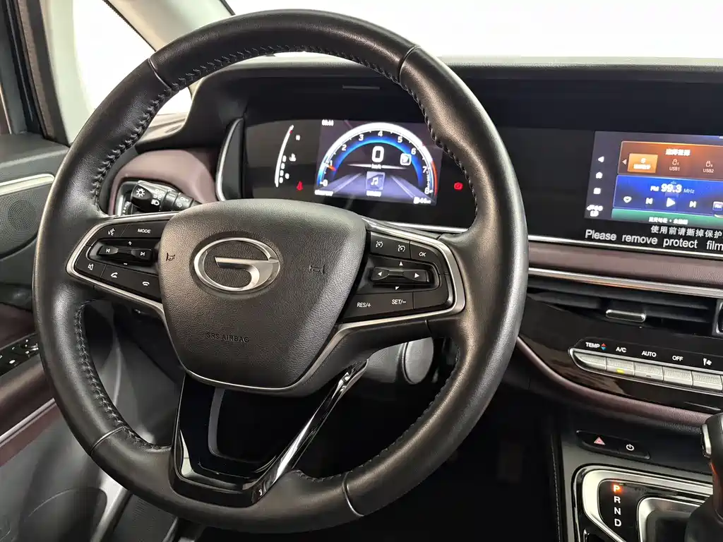 GAC Motor Trumpchi M6 — фото 17