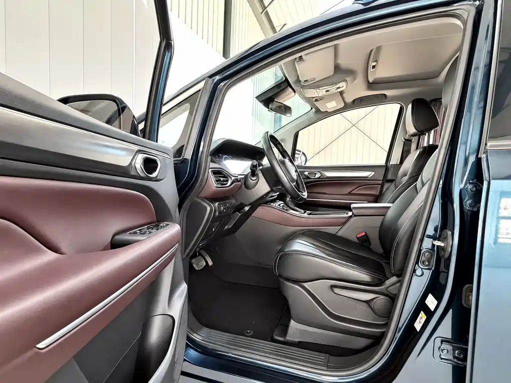 GAC Motor Trumpchi M6 — фото 20
