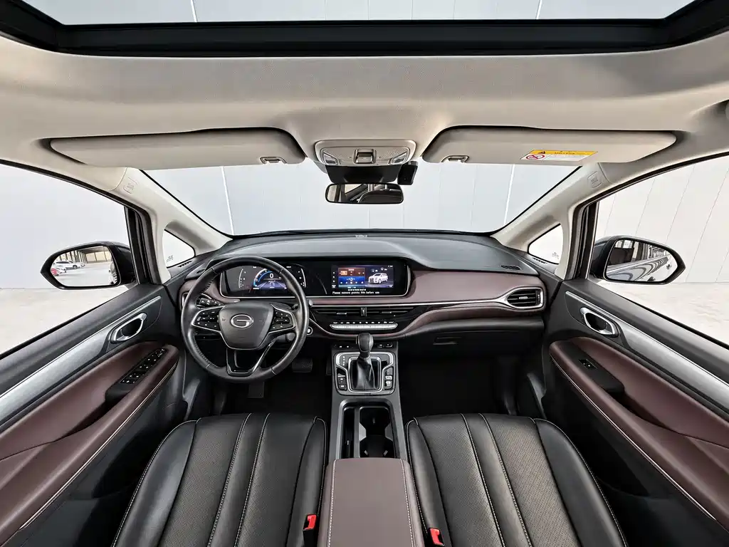 GAC Motor Trumpchi M6 — фото 10
