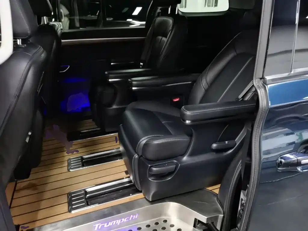GAC Motor Trumpchi M8 — фото 17