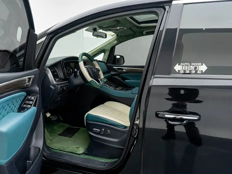 GAC Motor Trumpchi M8 — фото 28