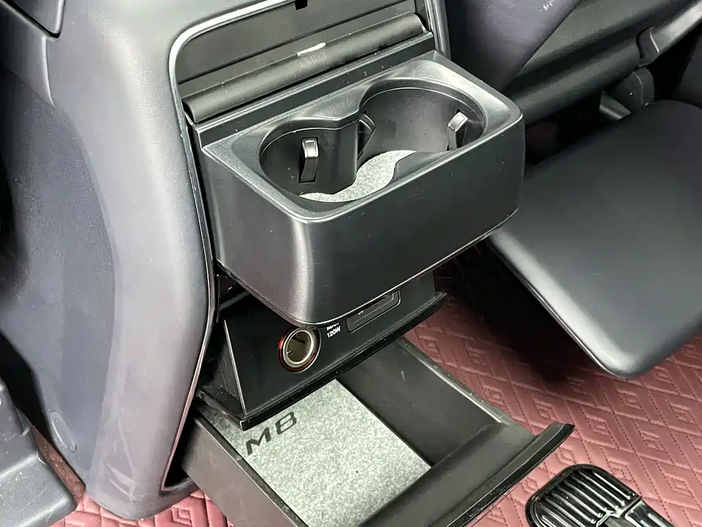 GAC Motor Trumpchi M8 — фото 10