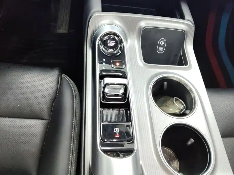 GAC Motor Trumpchi E8 — фото 16