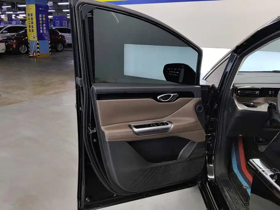 GAC Motor Trumpchi E8 — фото 7