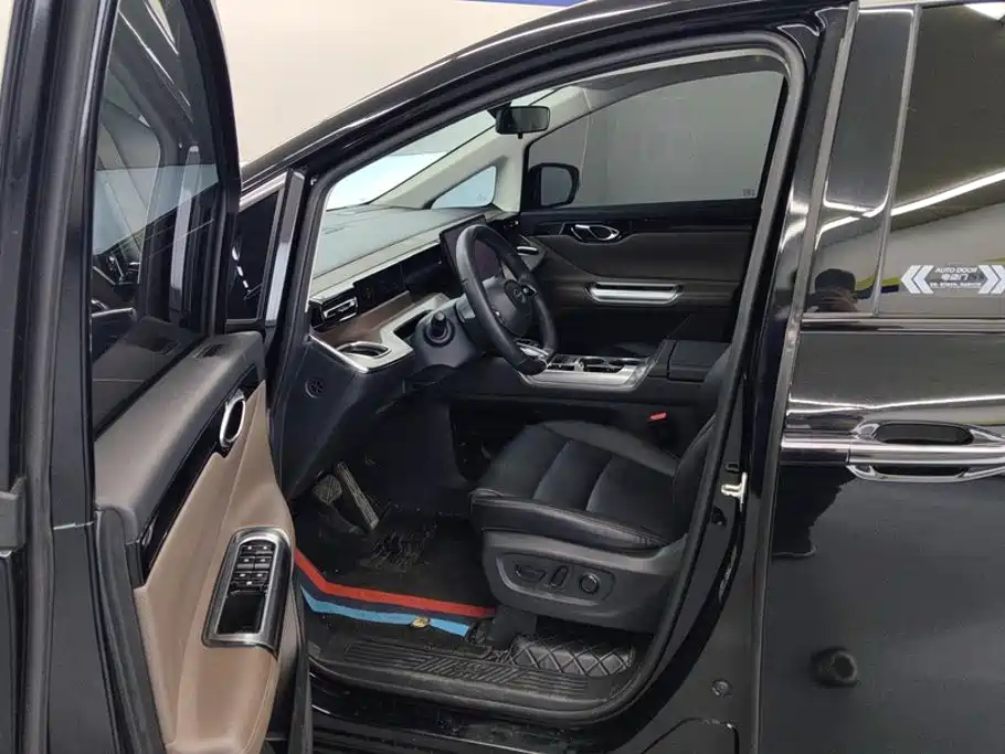 GAC Motor Trumpchi E8 — фото 9