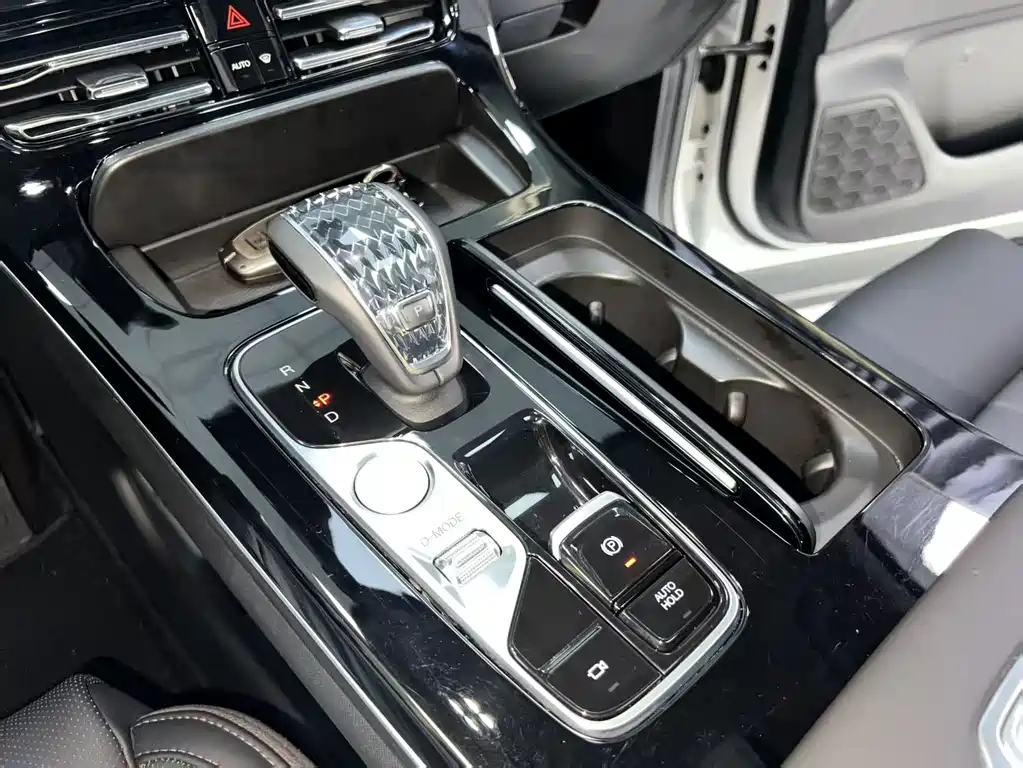 GAC Motor Trumpchi M8 — фото 13