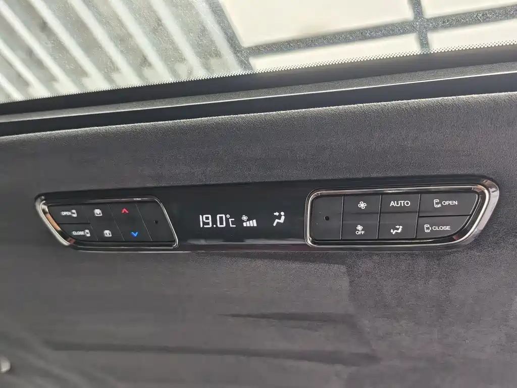 GAC Motor Trumpchi M8 — фото 13