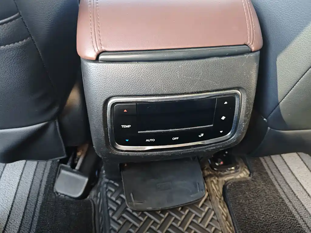 GAC Motor Trumpchi GS8 — фото 9