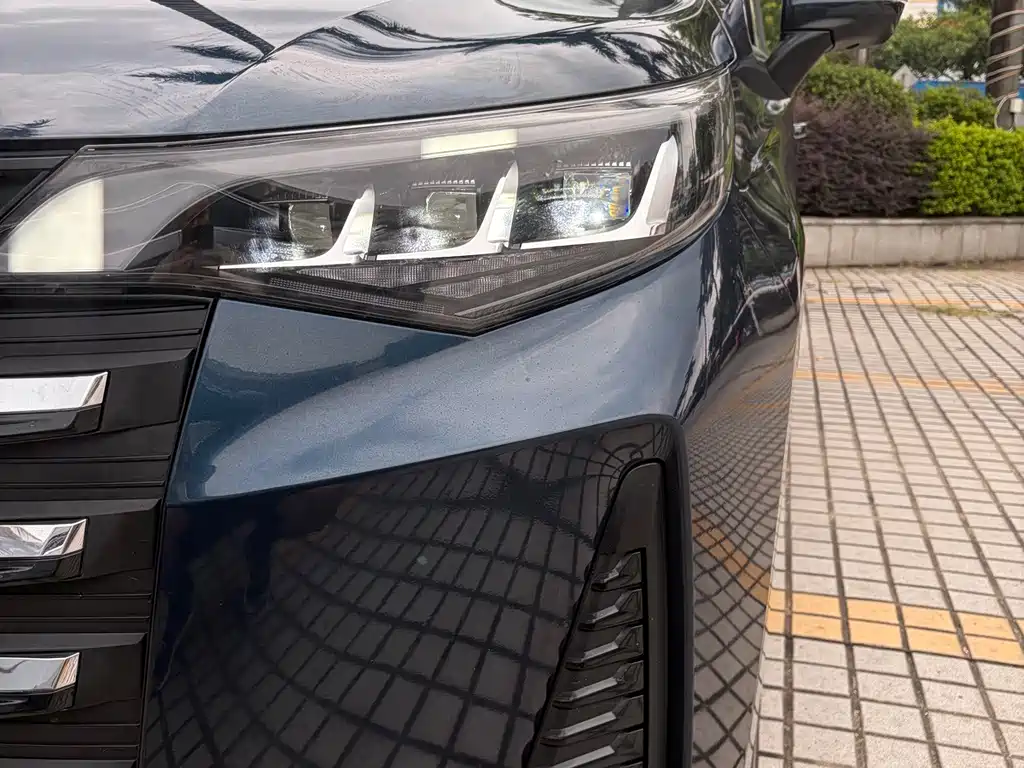 GAC Motor Trumpchi M6 — фото 4