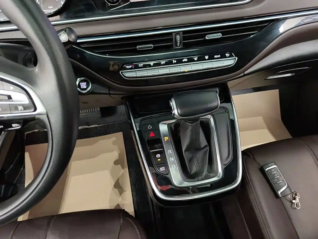 GAC Motor Trumpchi M6 — фото 14