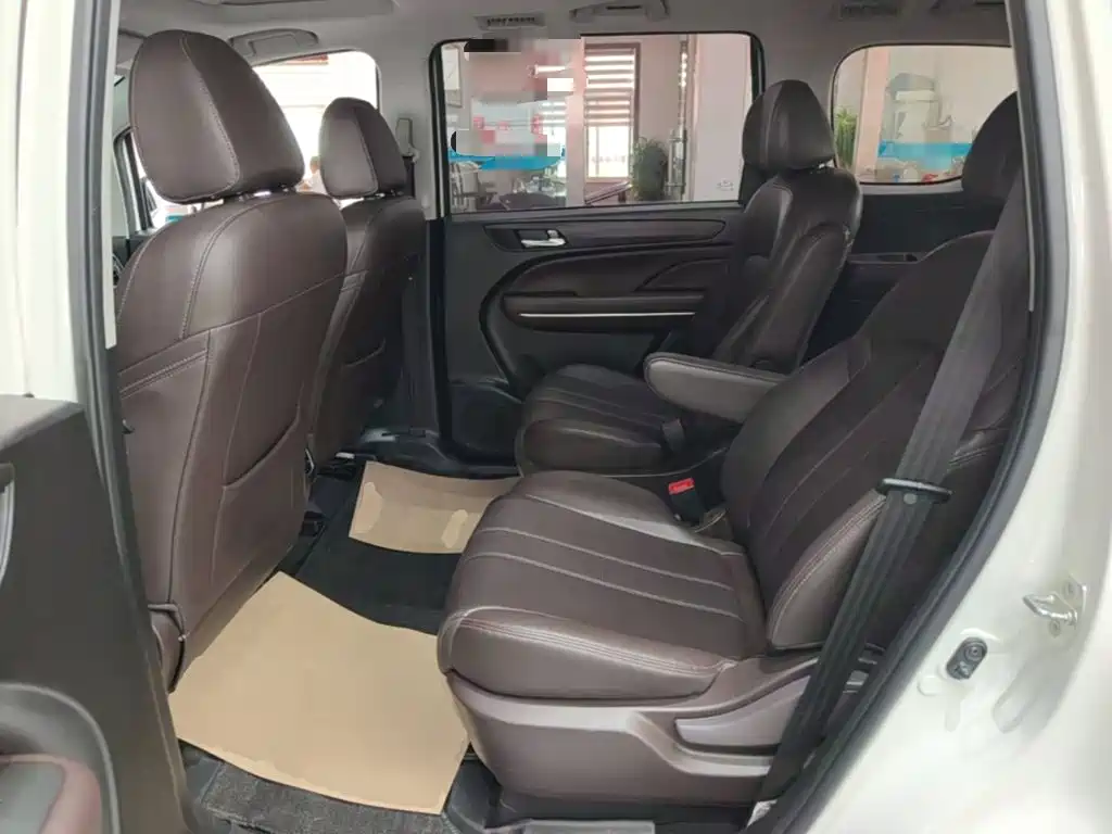 GAC Motor Trumpchi M6 — фото 17