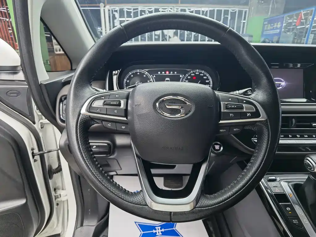 GAC Motor Trumpchi M6 — фото 10