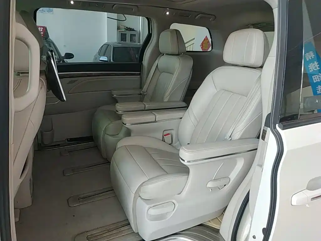 GAC Motor Trumpchi M8 — фото 17