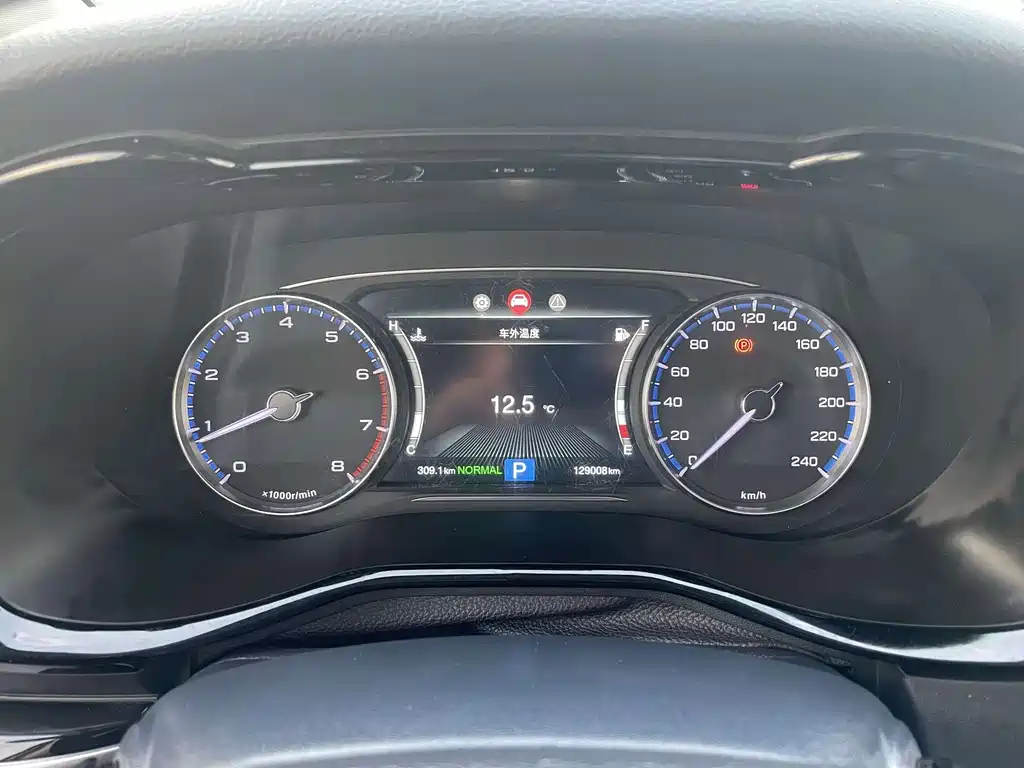 GAC Motor Trumpchi M8 — фото 13