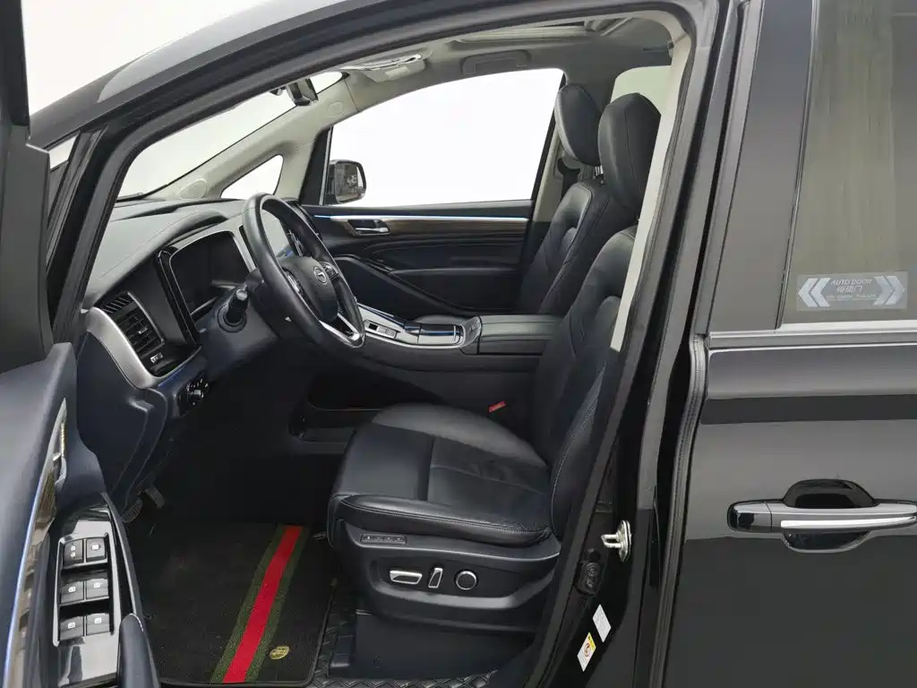 GAC Motor Trumpchi M8 — фото 10