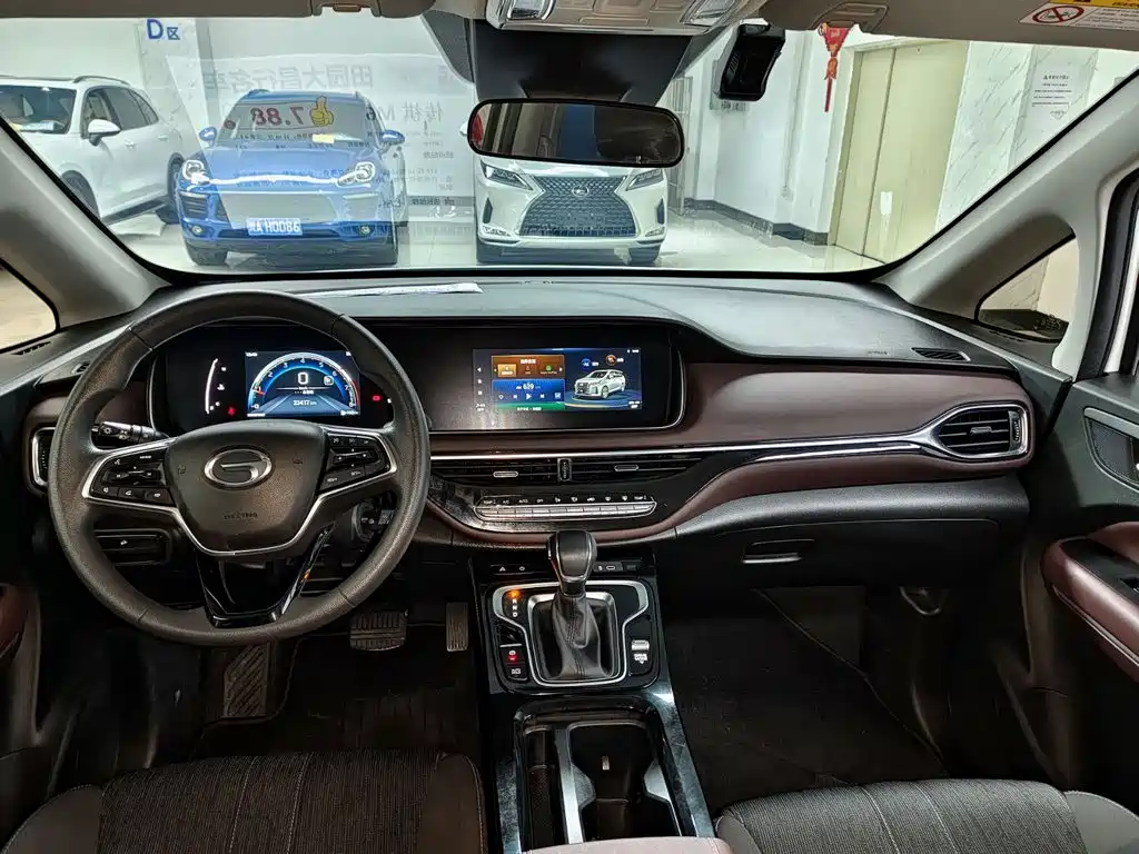 GAC Motor Trumpchi M6 — фото 10