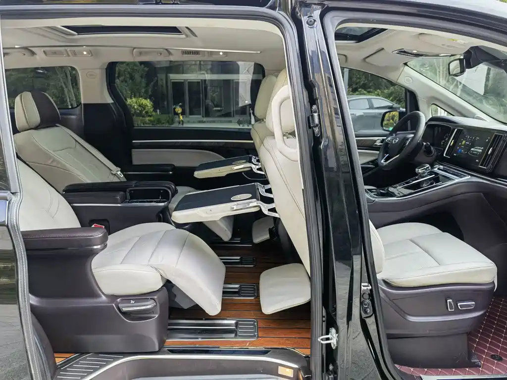 GAC Motor Trumpchi M8 — фото 13