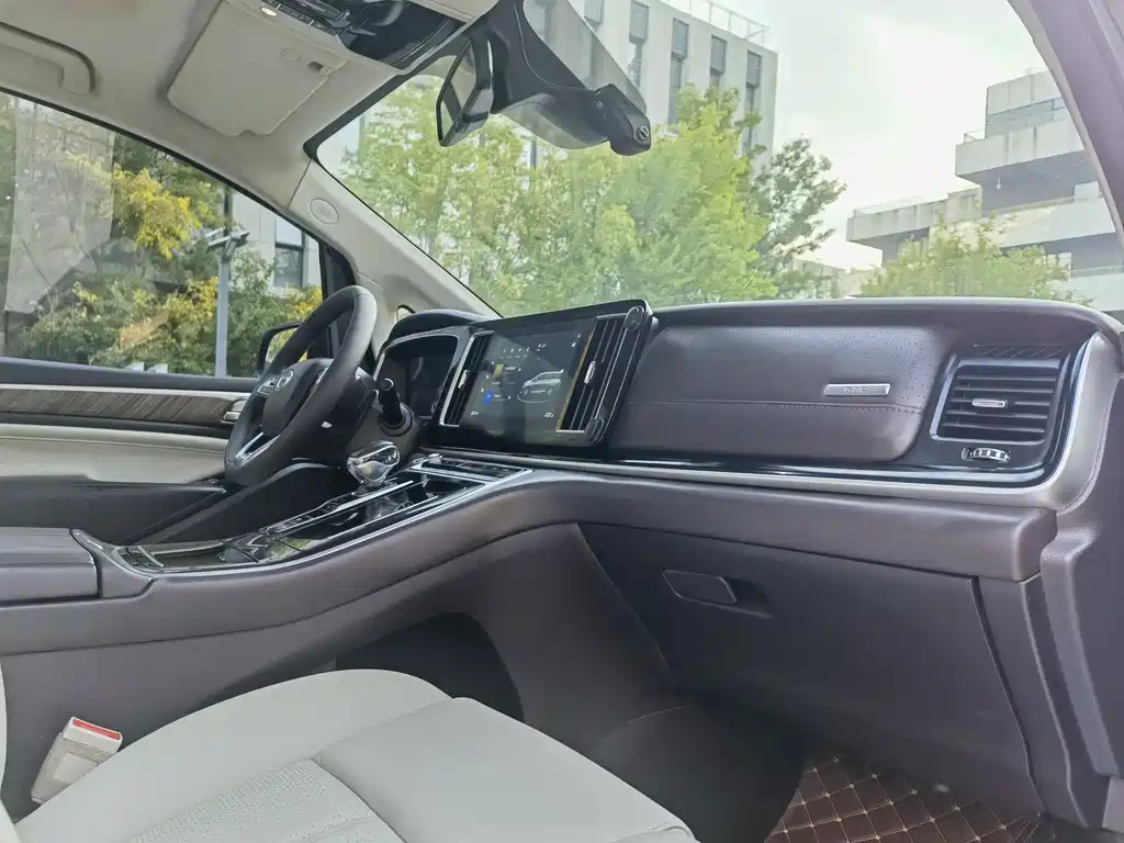 GAC Motor Trumpchi M8 — фото 9