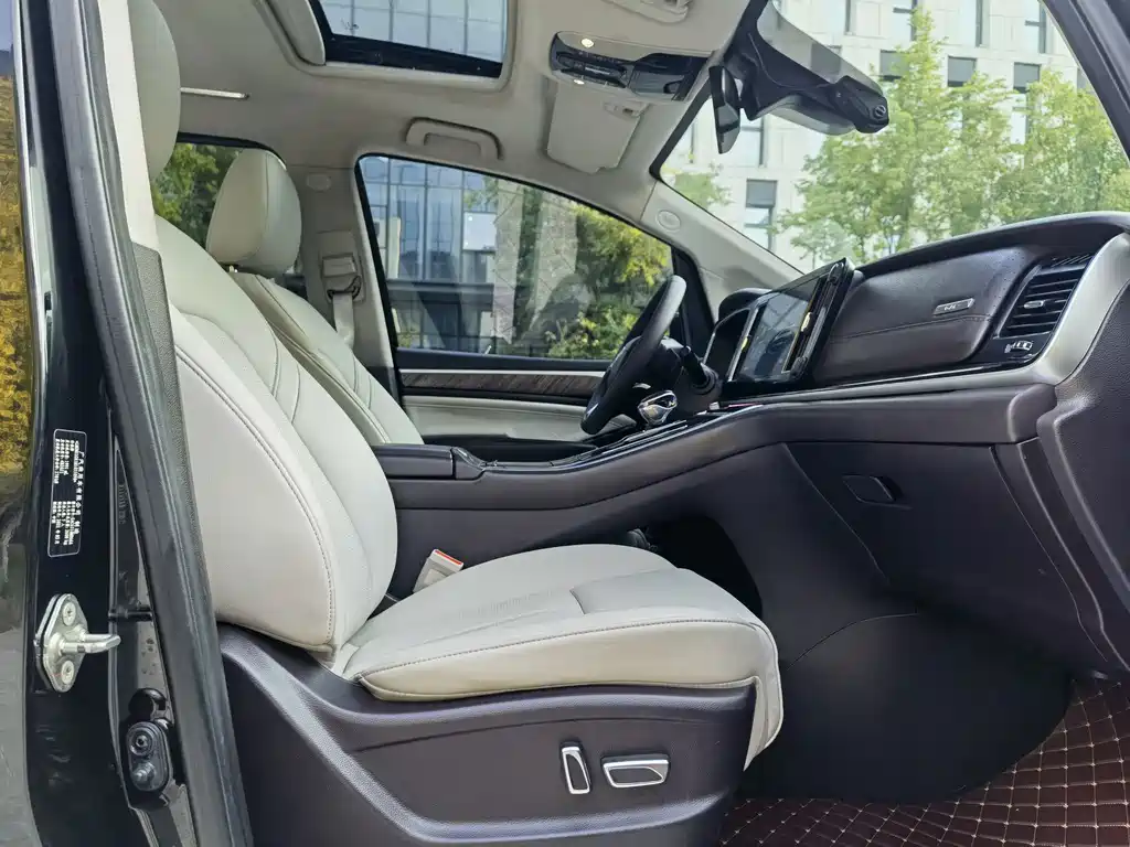 GAC Motor Trumpchi M8 — фото 10