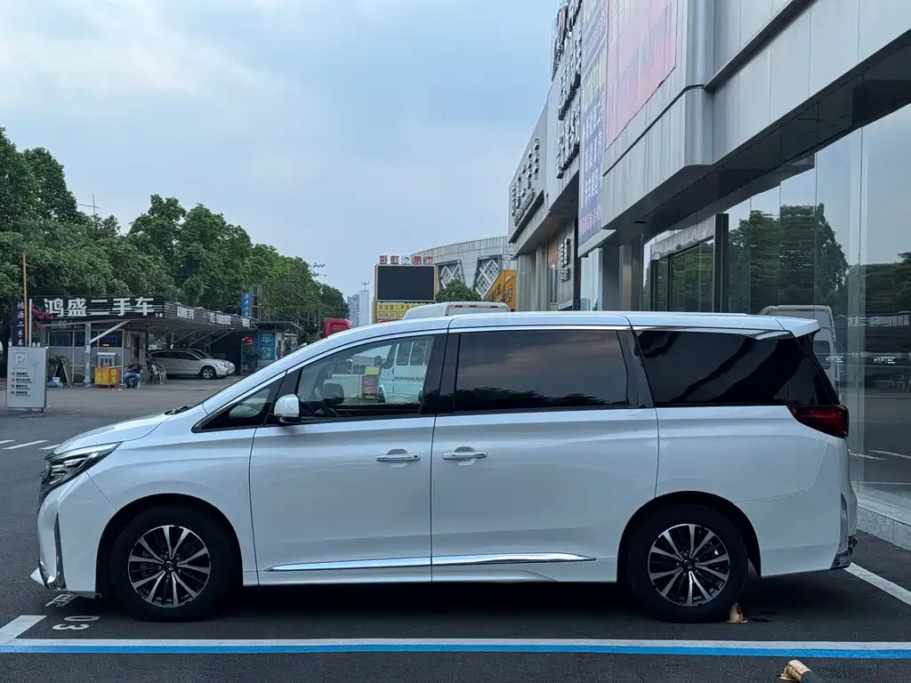 GAC Motor Trumpchi M8 — фото 8