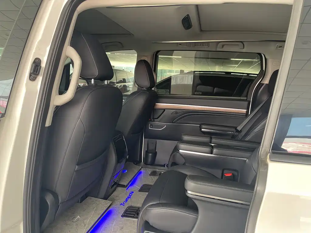GAC Motor Trumpchi M8 — фото 10