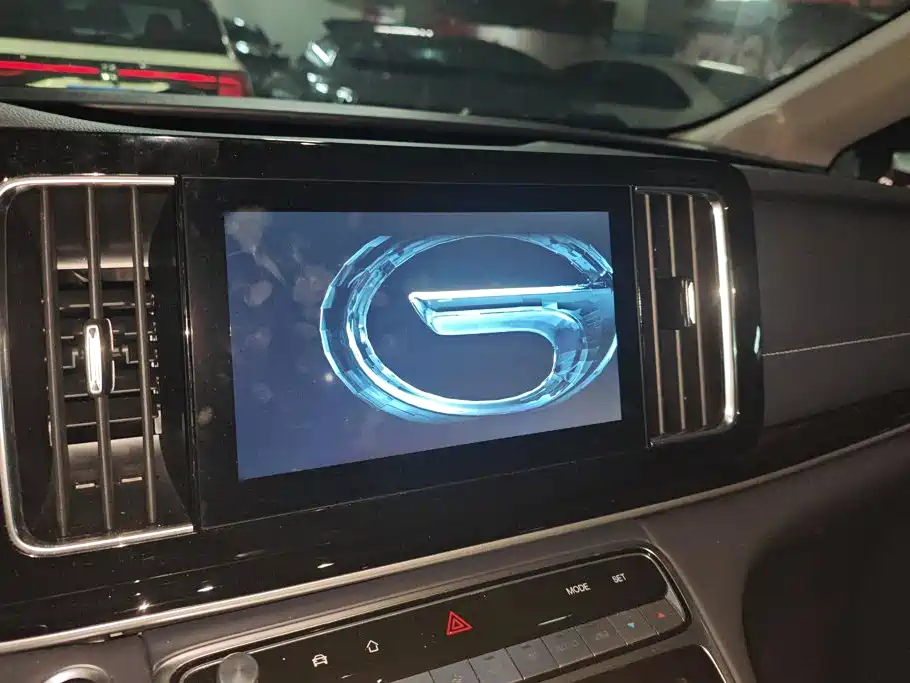 GAC Motor Trumpchi M8 — фото 13