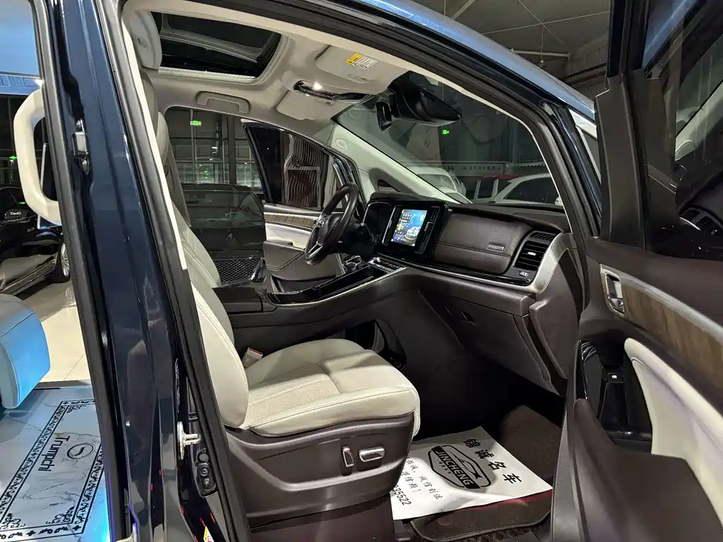 GAC Motor Trumpchi M8 — фото 13