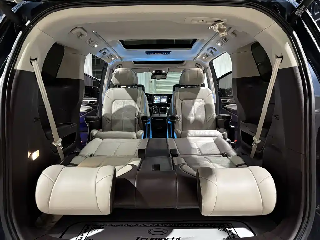 GAC Motor Trumpchi M8 — фото 10