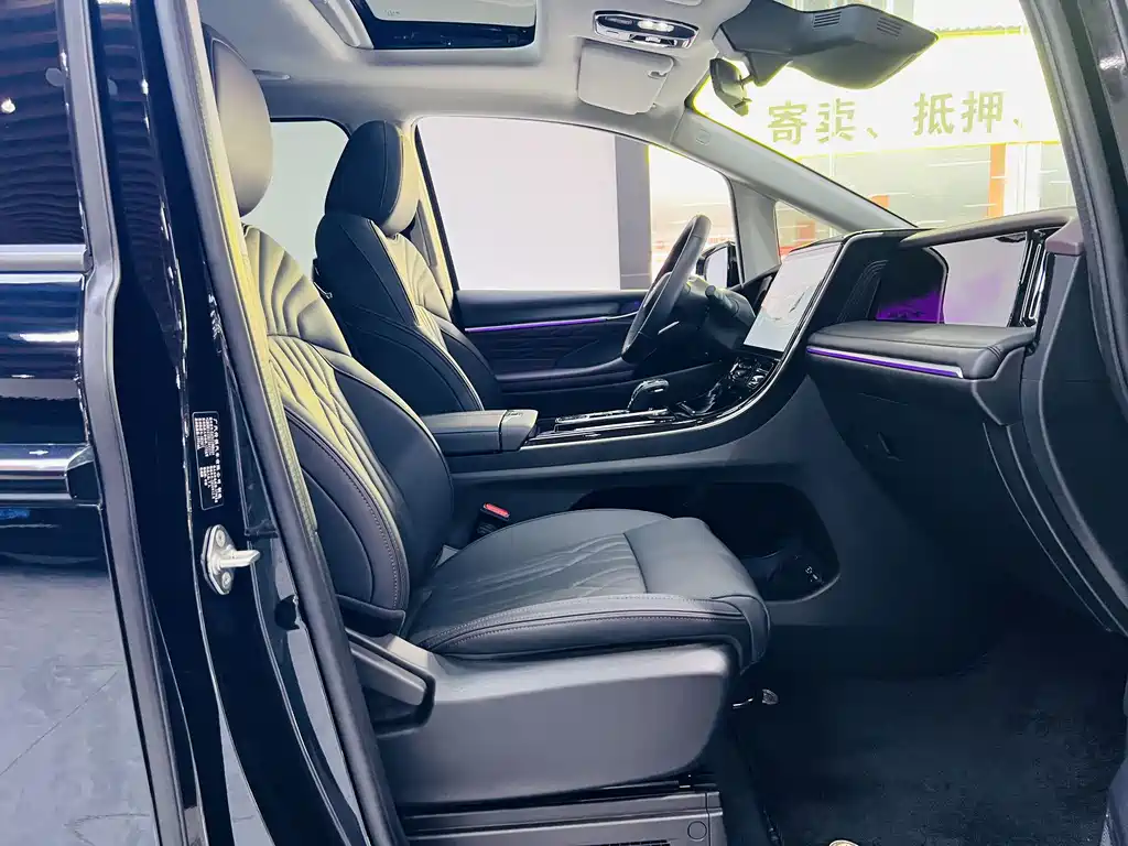 GAC Motor Trumpchi M8 — фото 13