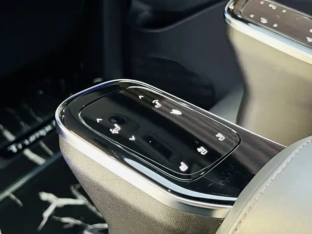 GAC Motor Trumpchi M8 — фото 10