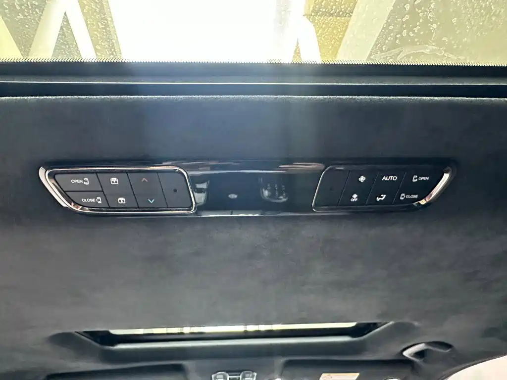 GAC Motor Trumpchi M8 — фото 17