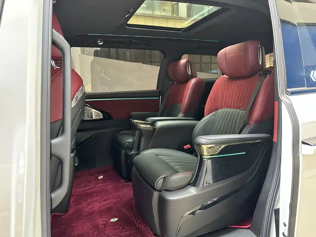 GAC Motor Trumpchi M8 — фото 10