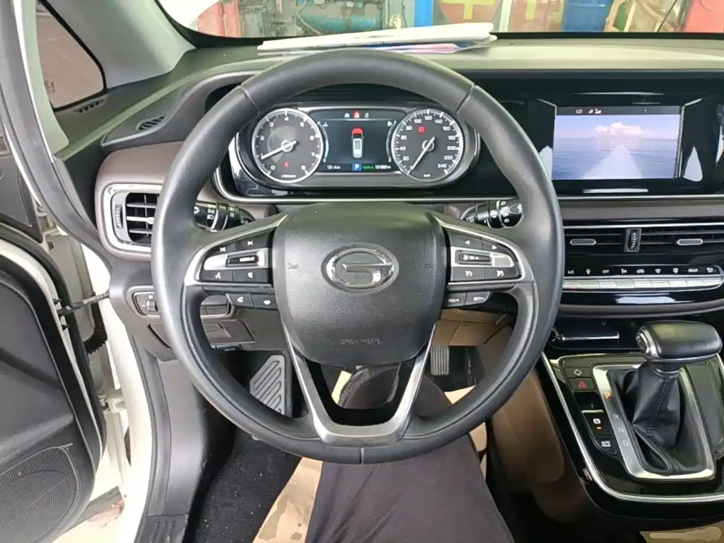 GAC Motor Trumpchi M6 — фото 11