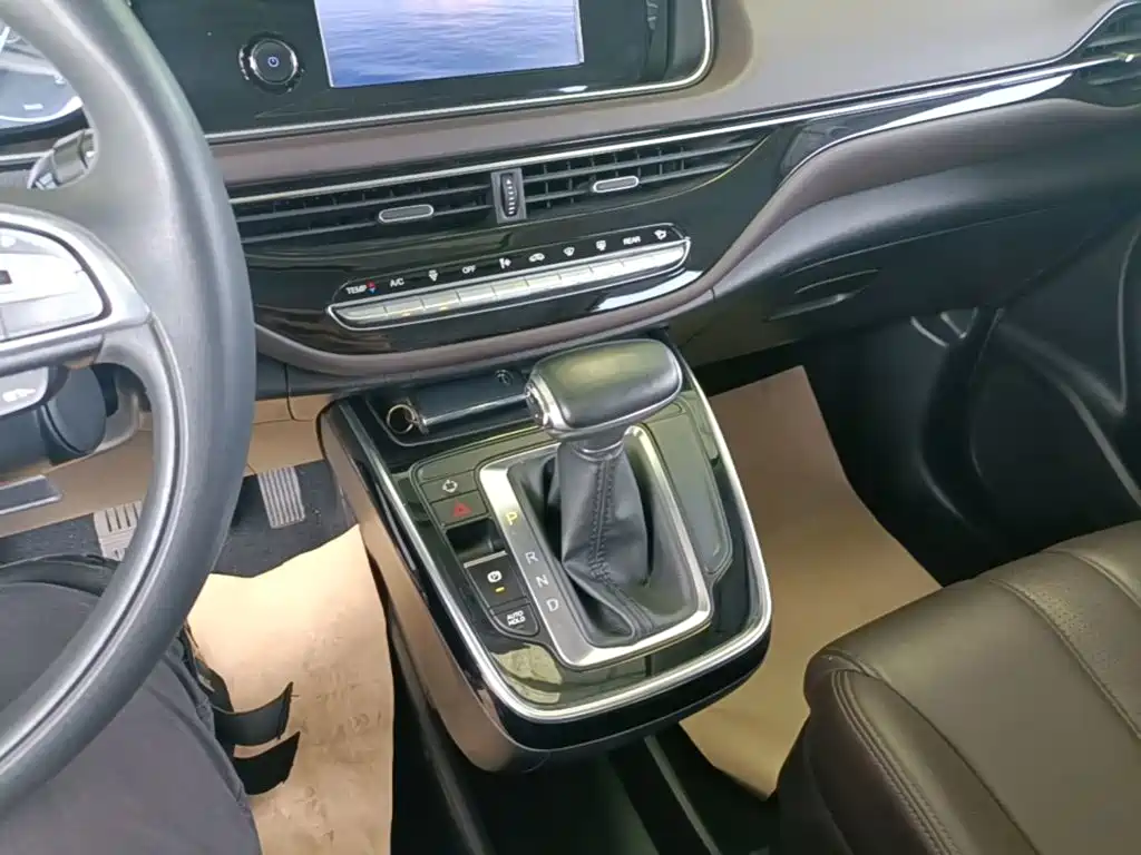 GAC Motor Trumpchi M6 — фото 14
