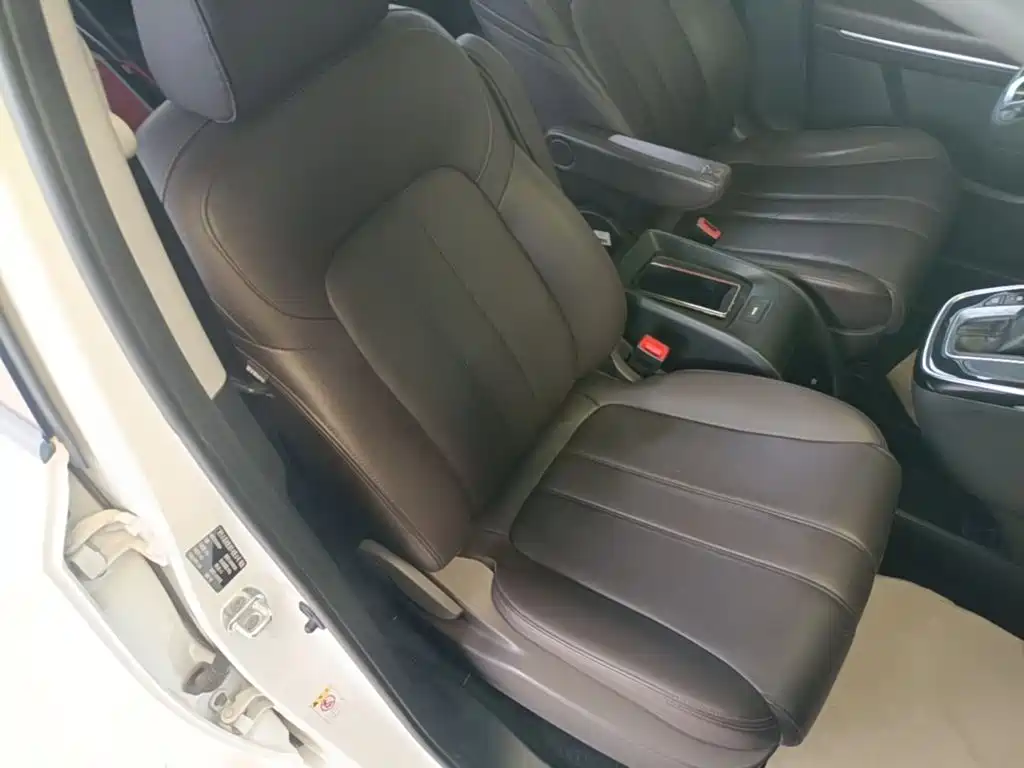 GAC Motor Trumpchi M6 — фото 25
