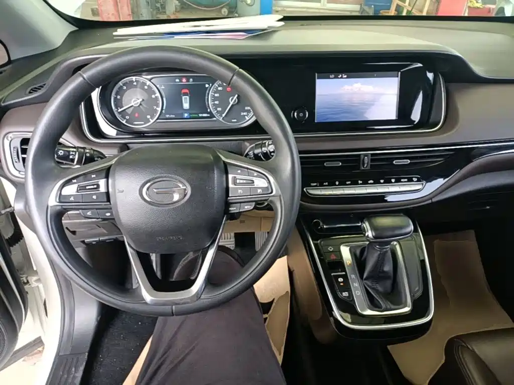 GAC Motor Trumpchi M6 — фото 10
