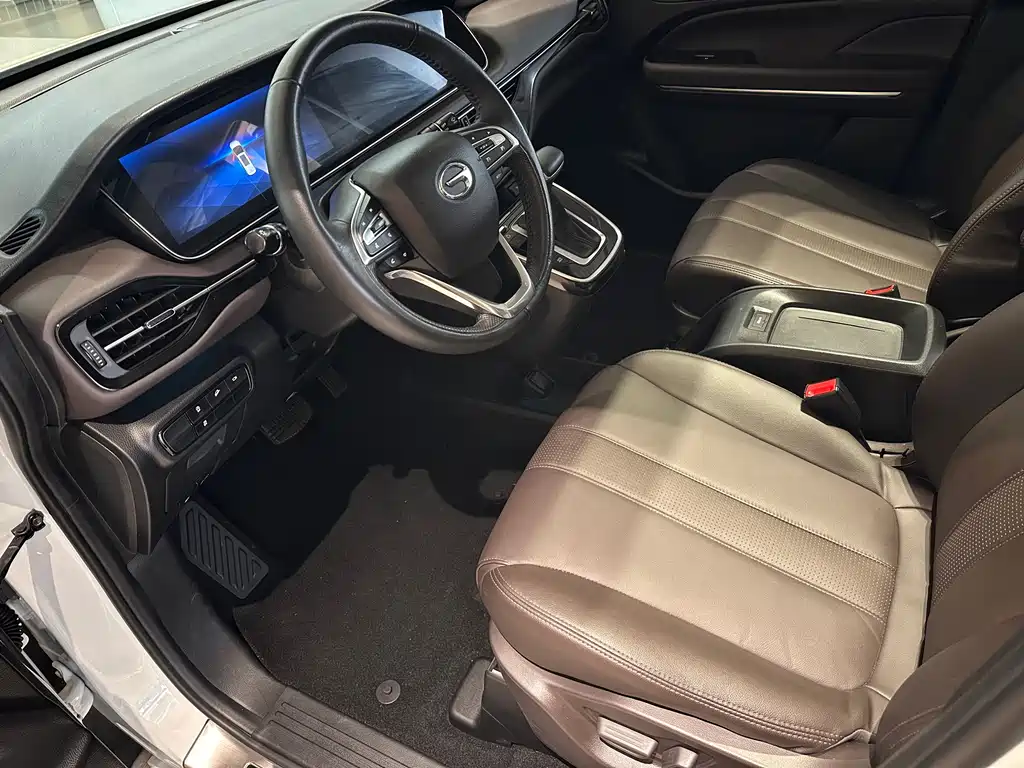 GAC Motor Trumpchi M6 — фото 11