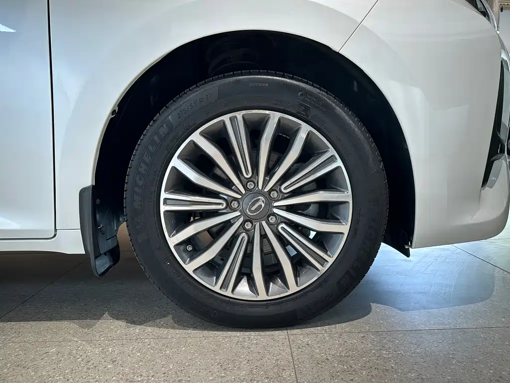 GAC Motor Trumpchi M6 — фото 19