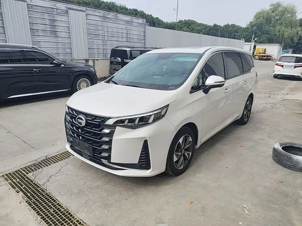 GAC Motor Trumpchi M6 — фото 2