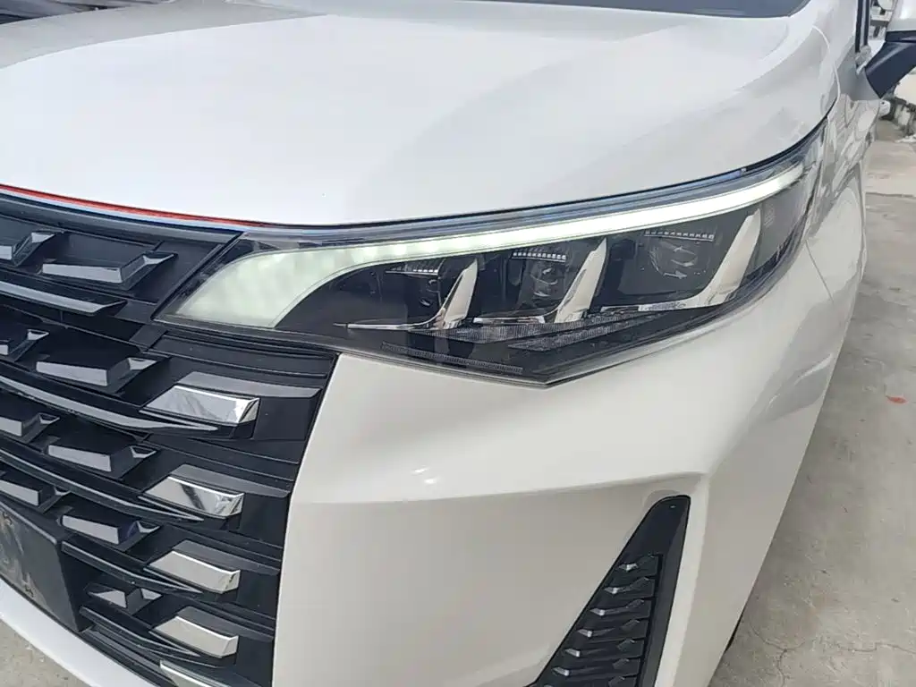 GAC Motor Trumpchi M6 — фото 18