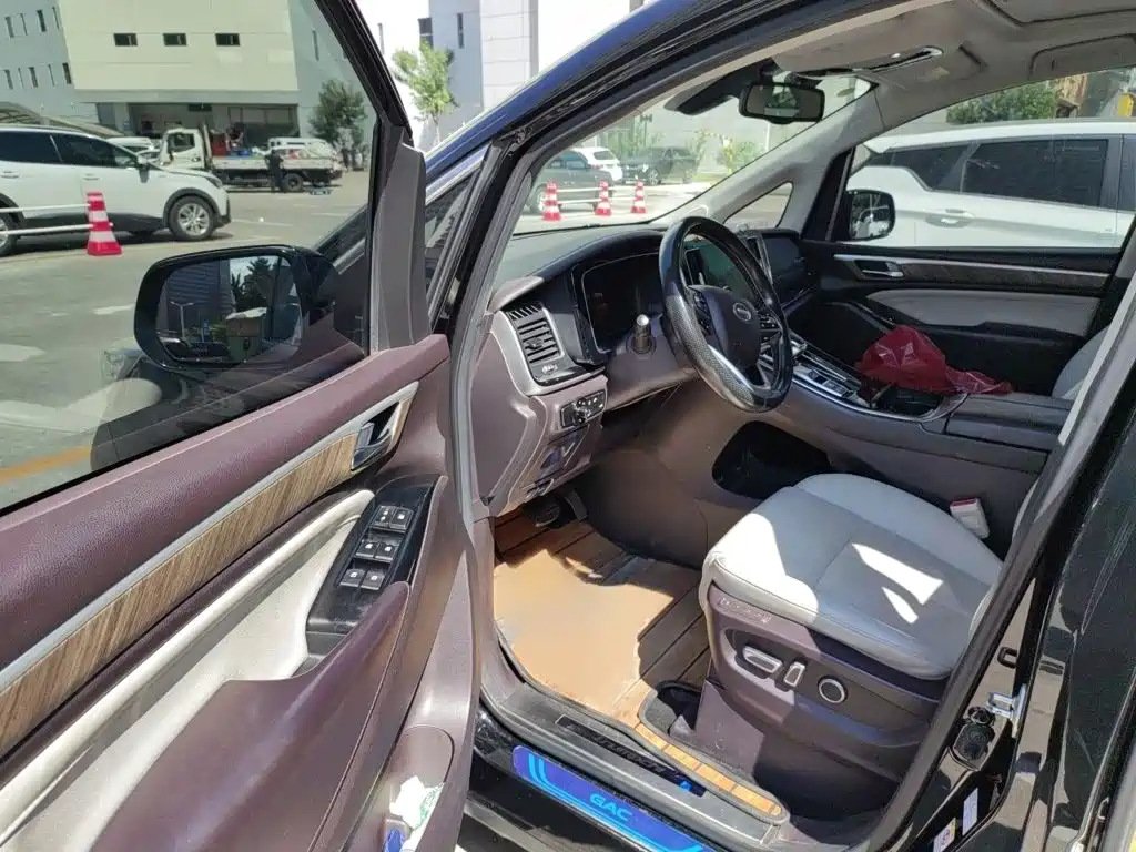 GAC Motor Trumpchi M8 — фото 14